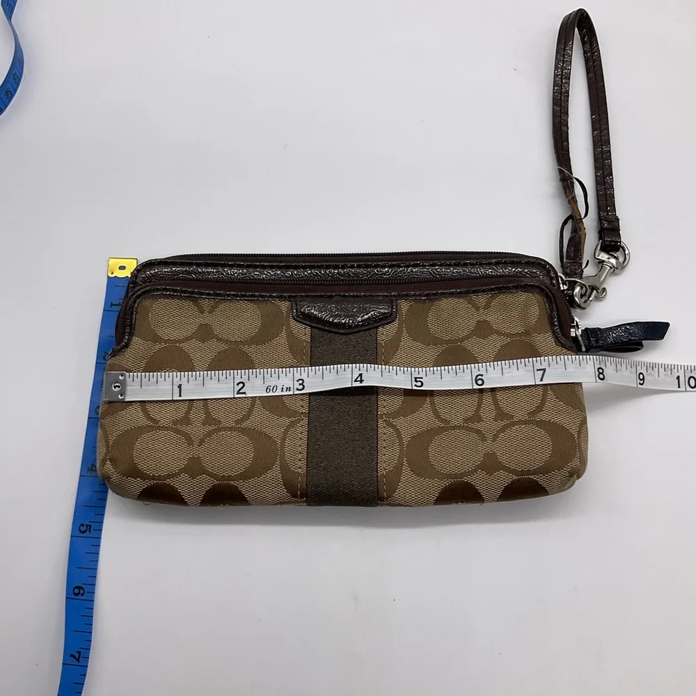 COACH WRISTLET WALLET - Picture 10 of 12